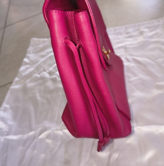 Louis Vuitton Raspberry Lockme Leather Shoulder Bag W/COA - Picture 3 of 15